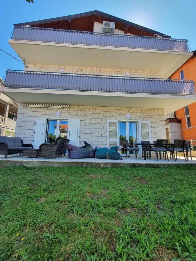 Villa Del Mar Оміш Екстер'єр фото